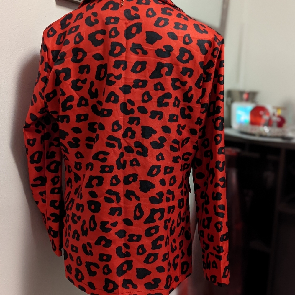 Red Hot leopard - Picture 3 of 4